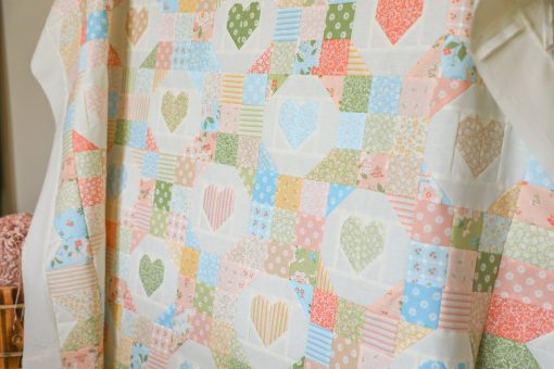 Dainty Meadow Sew Smitten Quilt Kit - Image 2